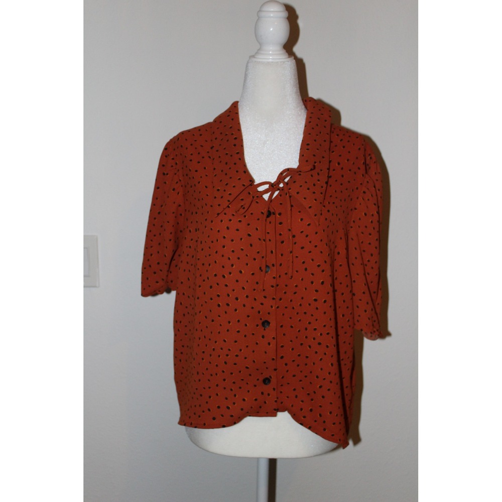 GOOD LUCK GEM Rust Orange Polka Dot Tie Neck Button‎ Down Blouse Women's M